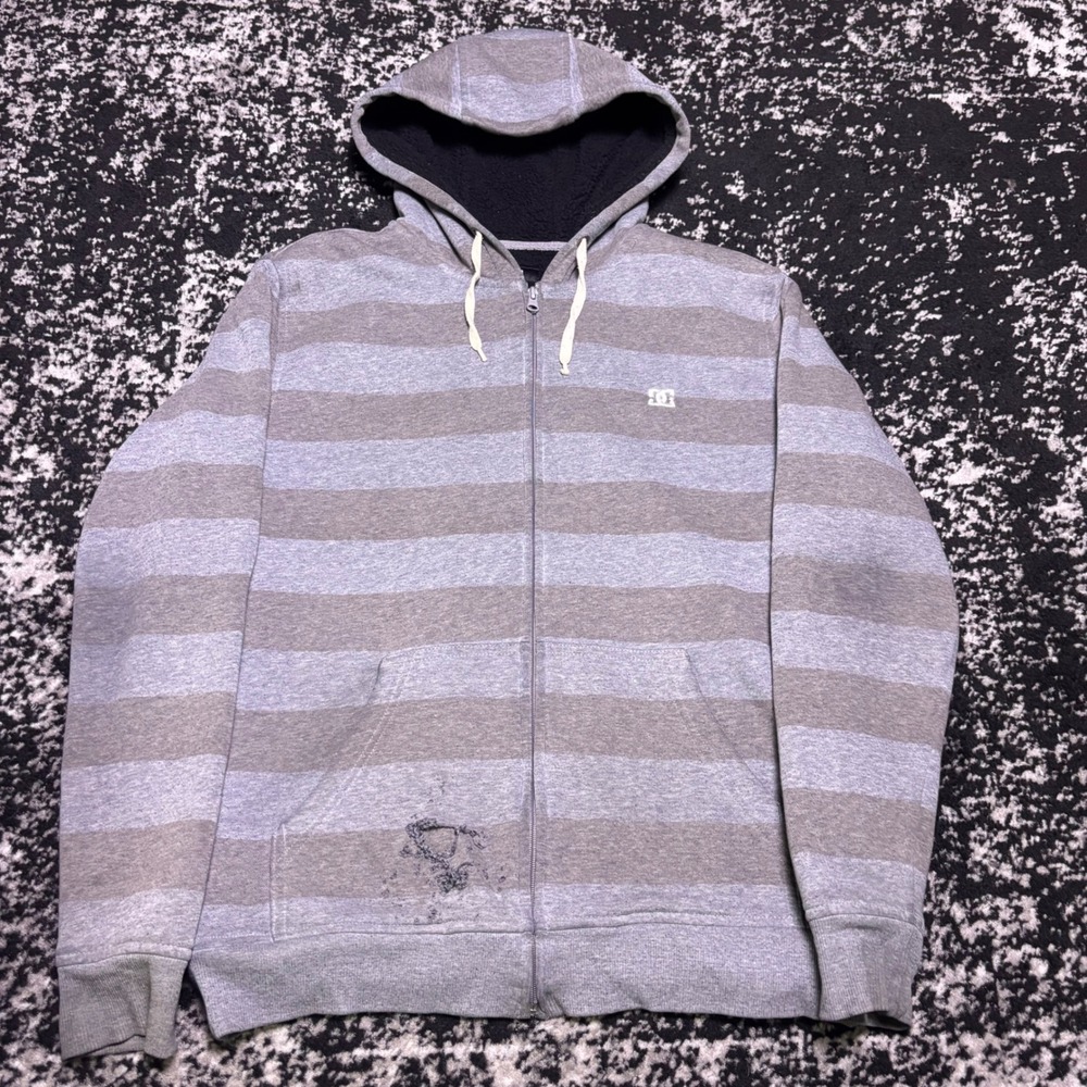 DC Shoes Zip Up Hoodie Mens Small Grey Striped Sherpa Lined Y2K Grunge Skater